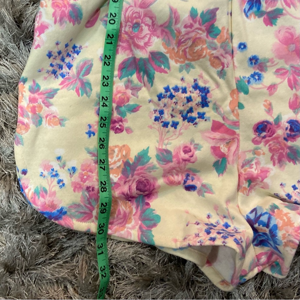 Handmade women cream cotton knit floral sleeveless romper. Size waist 31” NWOT. - Picture 5 of 9